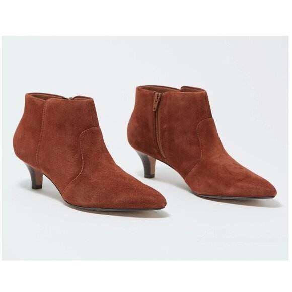 Clarks Collection Kitten Heel Booties Linvale Judith  Mahogany Suede 5.5 M - Picture 1 of 7